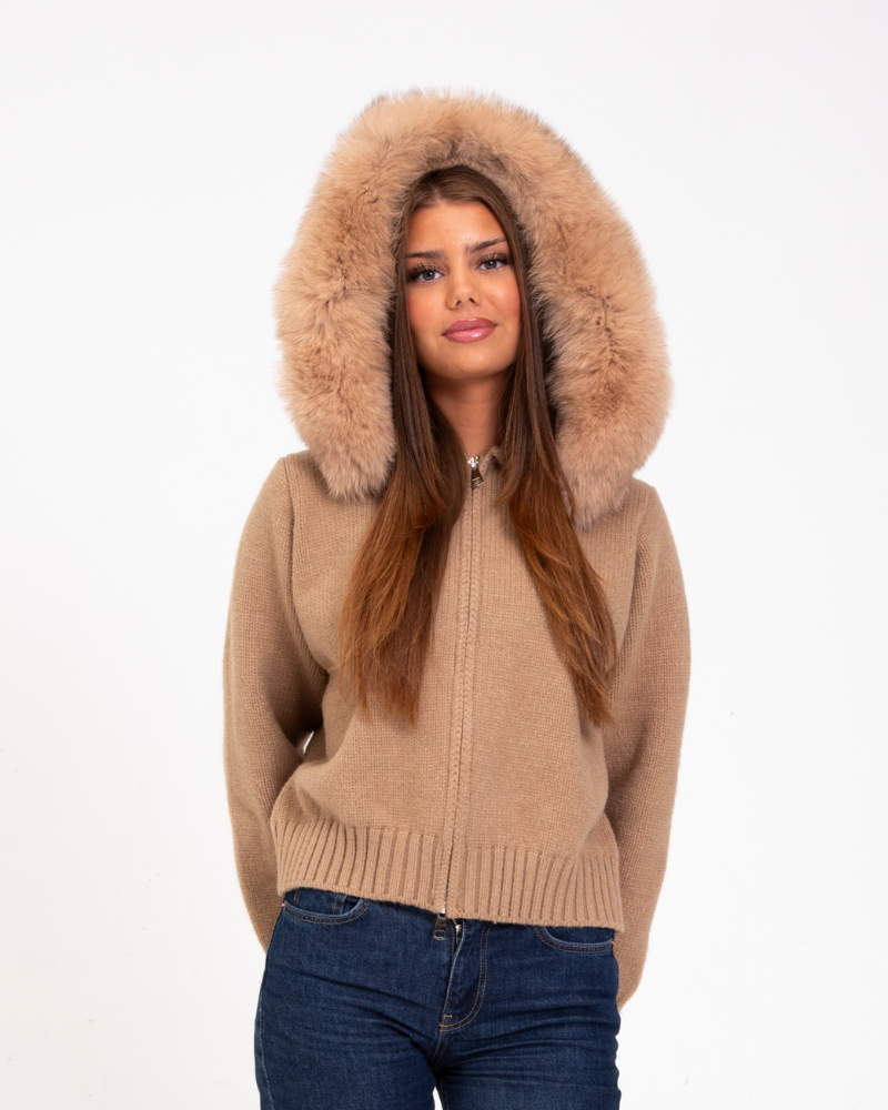 Sophia | Giacca lavorata a maglia con cappuccio in pelliccia sintetica