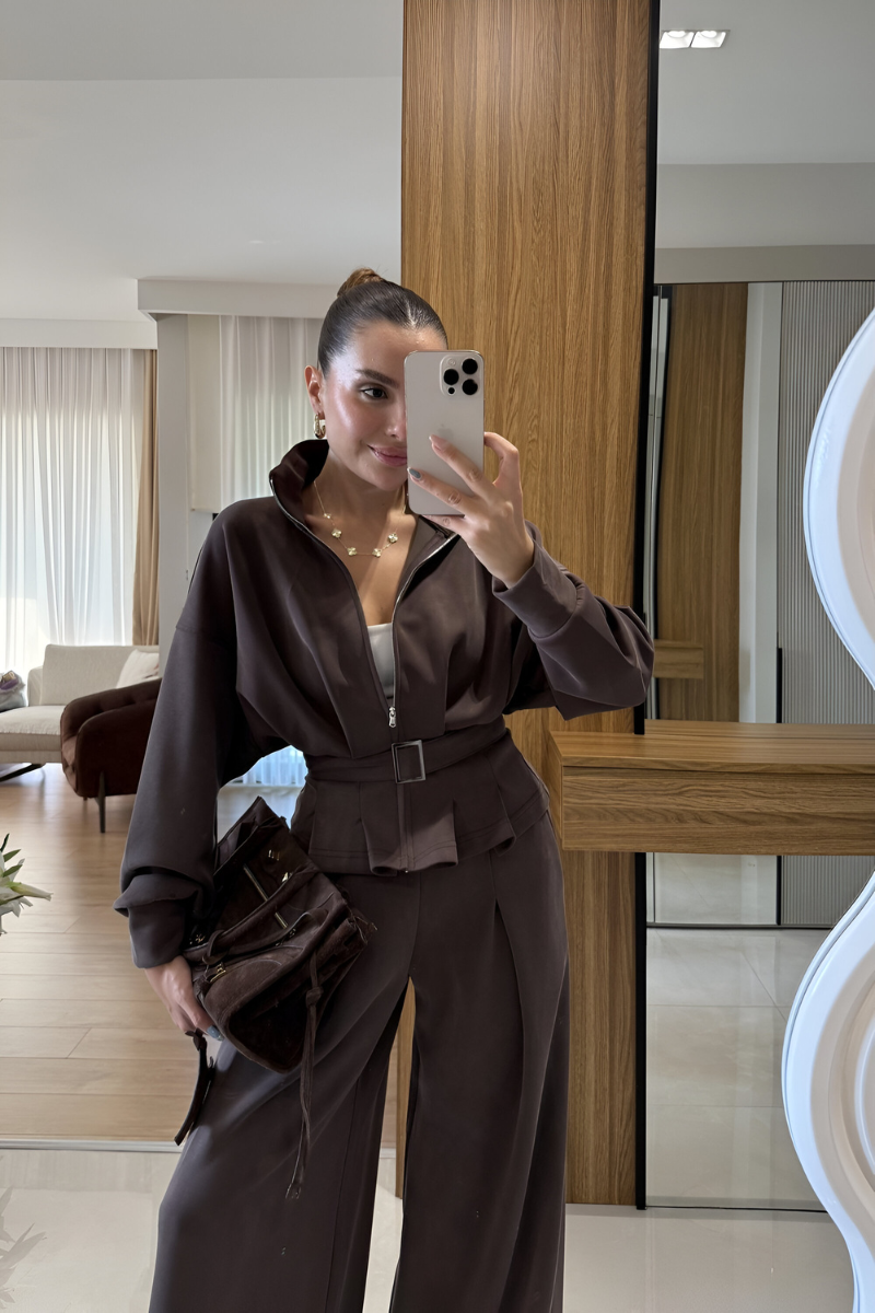 Lavi™ | Completo moderno a due pezzi sagomato