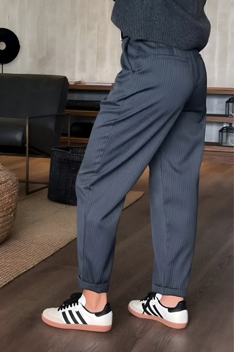 Niva™ | Elegante pantalone a righe