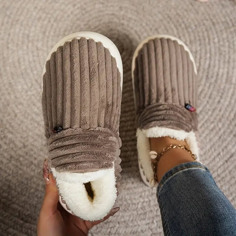 SnuggleStep™ | Pantofole unisex in peluche antiscivolo