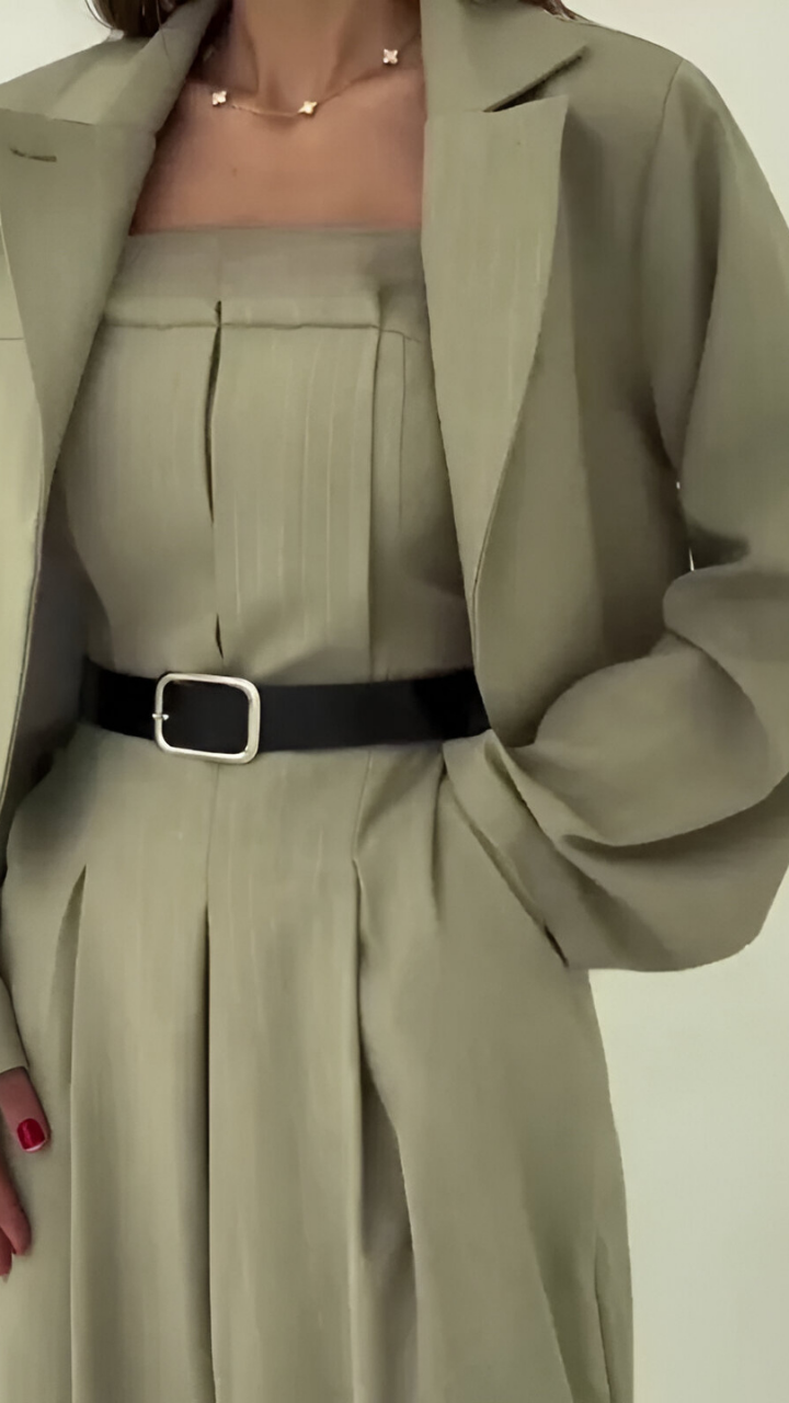 Zara | Completo due pezzi con pantaloni ampi e blazer corto