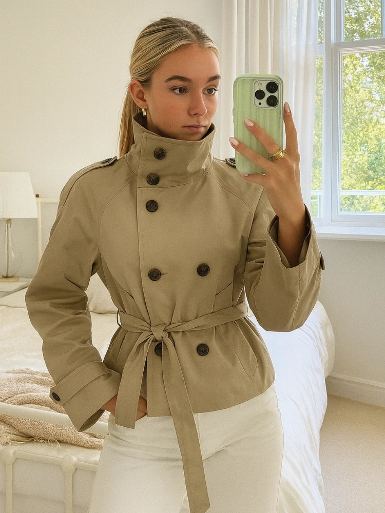 Sira™ | Elegante trench corto